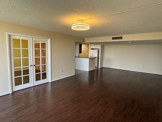Foto del edificio - 5600 N Flagler Dr
