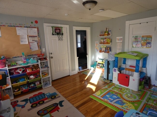 Building Photo - 60 W Broadway