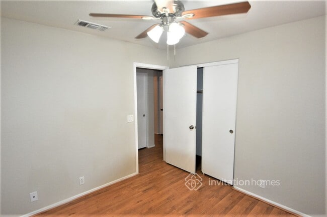 Foto del edificio - 5317 W Hartford Ave