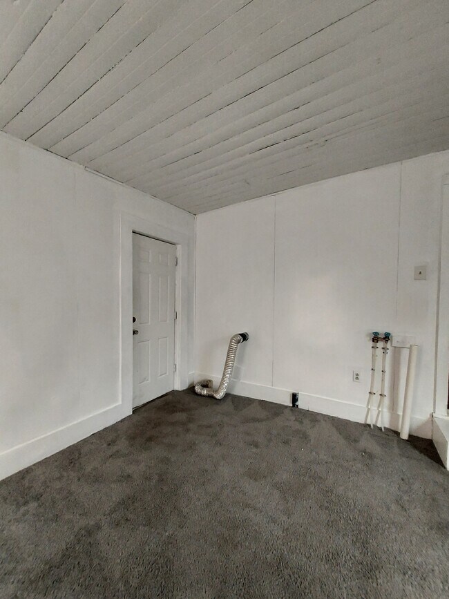 Foto del edificio - 240 W Main St