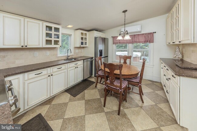 Photo - 416 Raritan Ave Townhome