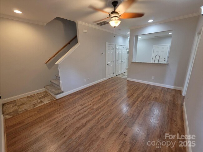 Foto del edificio - 110 Maple Ave NW