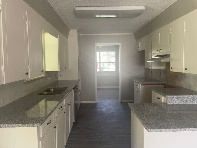 Foto del edificio - 3/2/2 SHISD Fenced Yard and Pet Friendly