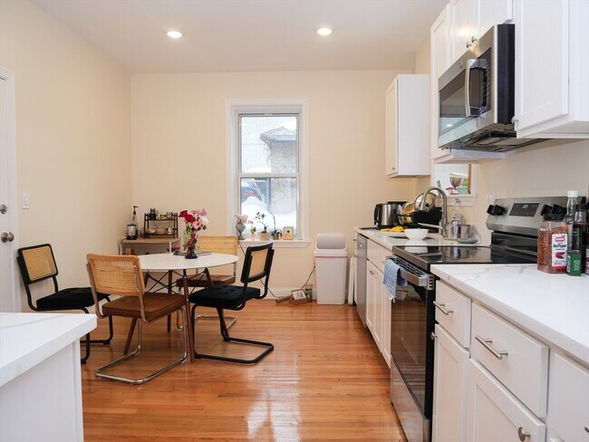 Foto del edificio - 10 Beals St