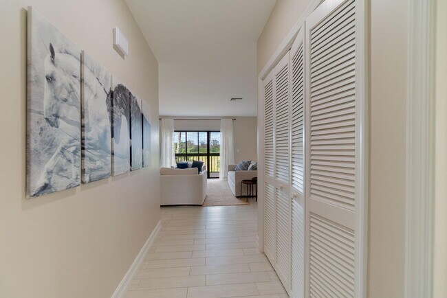 Foto del edificio - 11355 Pond View Dr