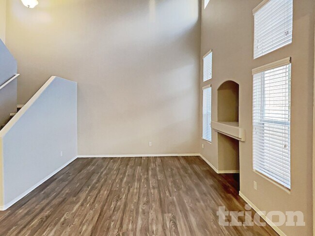 Foto del edificio - 7900 Hornbeam Ct