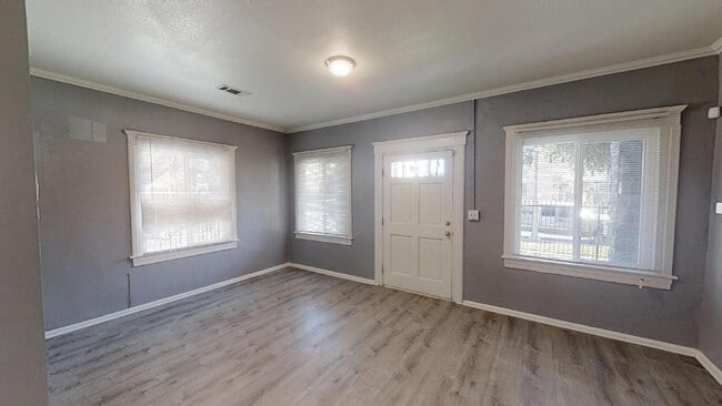 Photo - Coming Soon! Charming Cottage for Lease in Downtown Riverside, California! House