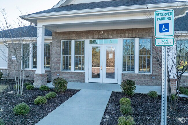 Foto del edificio - Garden Lakes Apartments