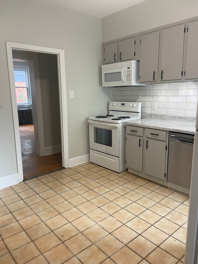 Kitchen - 132 W Laurel St