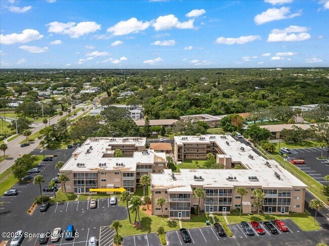 Foto del edificio - 3150 N Harbor City Blvd