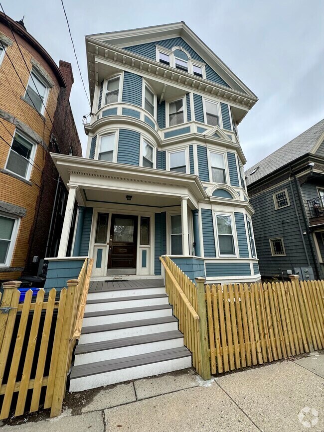 Building Photo - 103 Calumet St