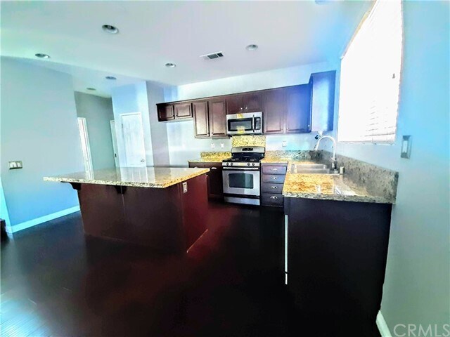 Building Photo - 3390 Lilac Pl
