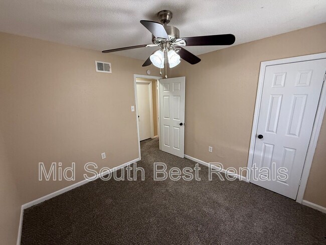 Building Photo - 4820 Applestone St