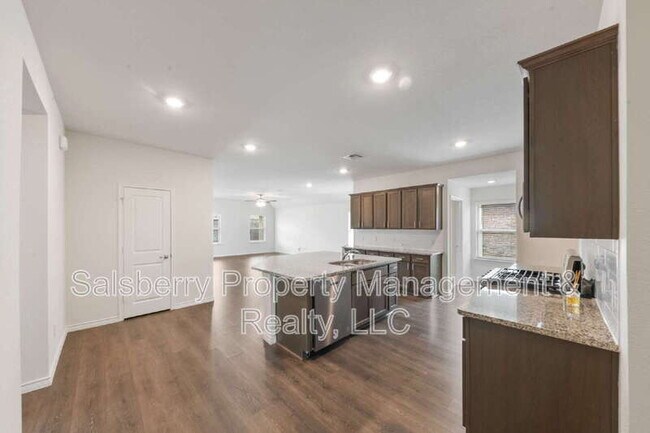 Foto del edificio - 503 Willow View Way
