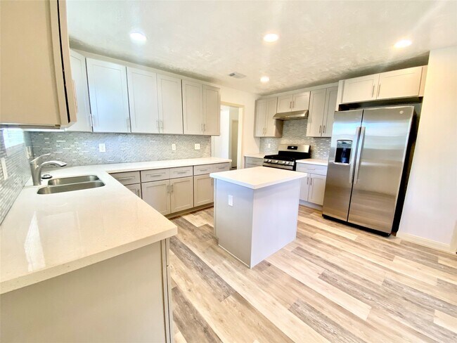 Building Photo - 4203 Breckenridge Dr