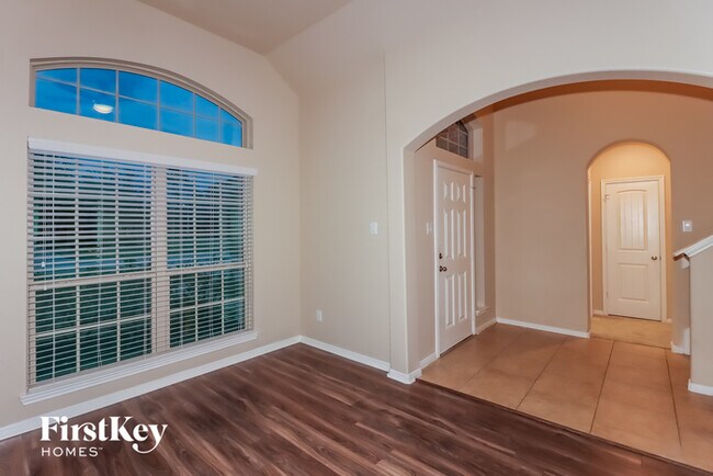 Building Photo - 18922 Deer Trace Dr