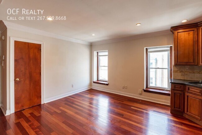 Foto del edificio - 2739 W Girard Ave