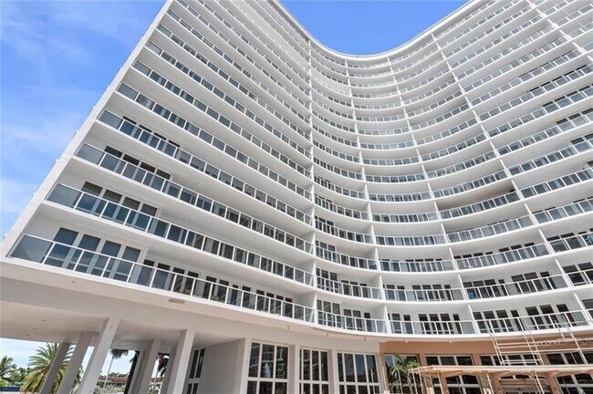 Foto del edificio - 4100 Galt Ocean Dr