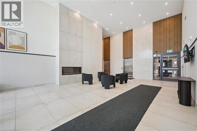 Photo du bâtiment - 1442 Highland Rd W
