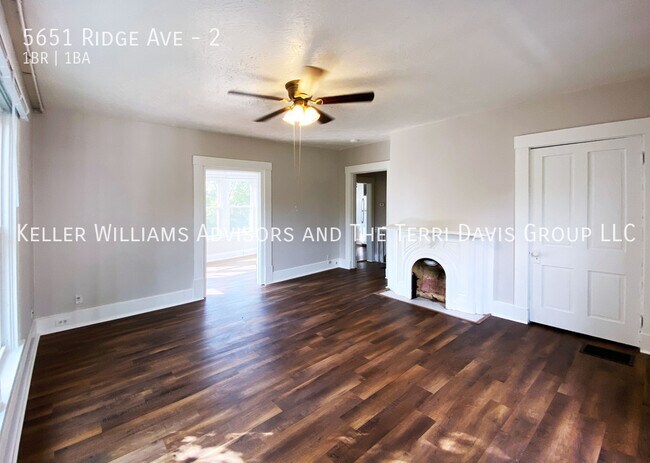 Foto del edificio - 5651 Ridge Ave