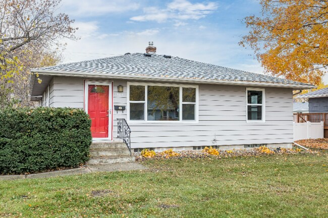 Foto del edificio - 301 W 2nd St