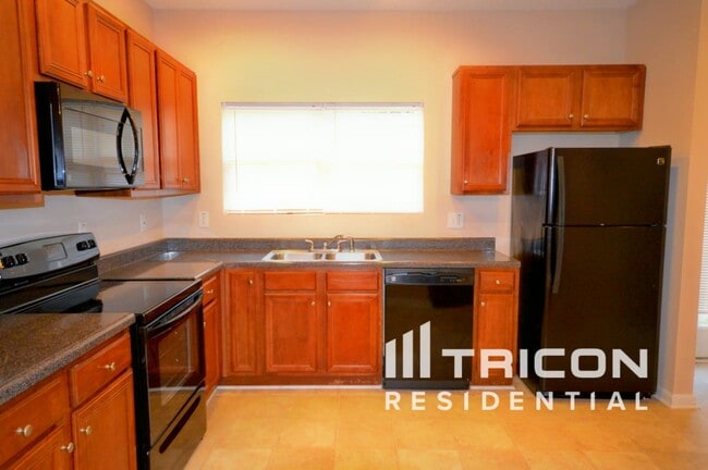 Foto del edificio - 5325 Oakley Commons Blvd