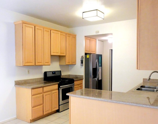 Building Photo - 101 S Lake Merced Hills