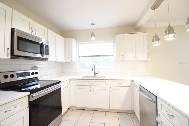 Foto del edificio - 10907 SW 24th Ave