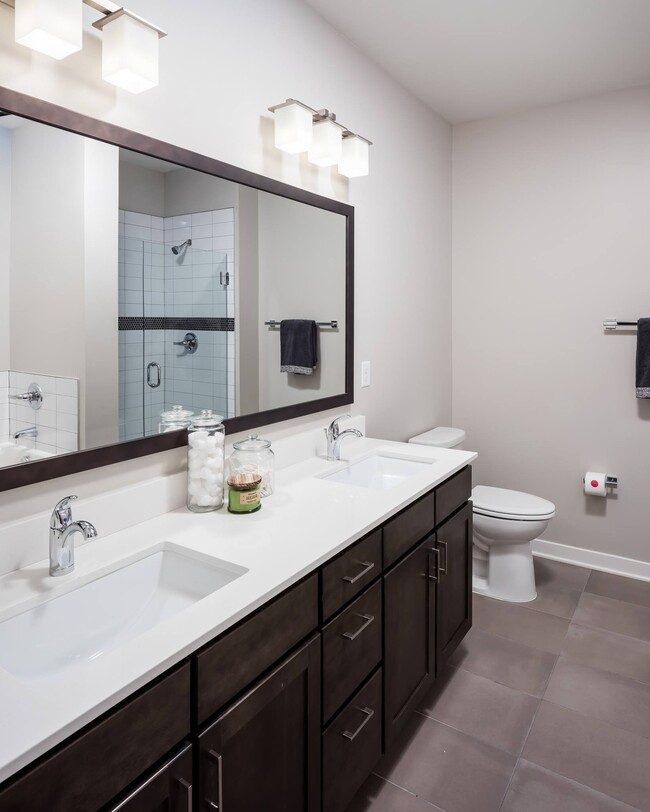 Building Photo - Urban Rustic Style Flat, Just Blocks to La...
