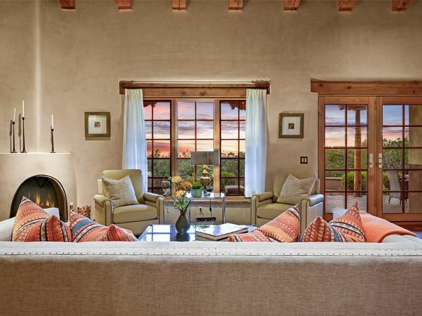 Building Photo - 207 Camino De Los Marquez