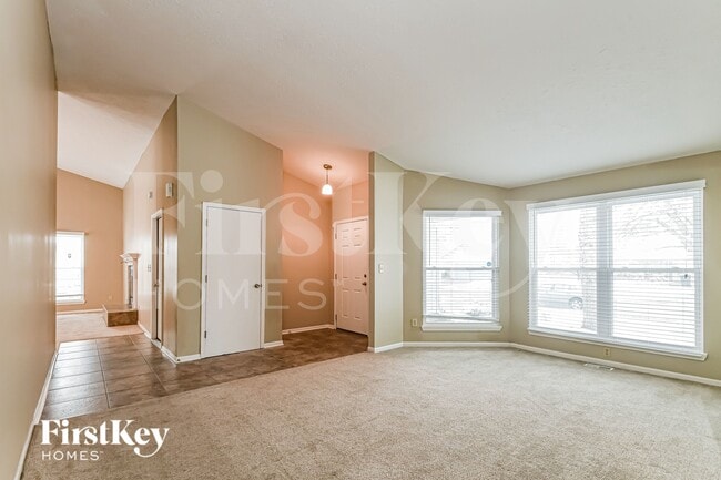 Foto del edificio - 7427 Cobblestone W Dr