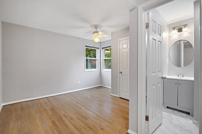 Foto del edificio - 302 Taylor Ave
