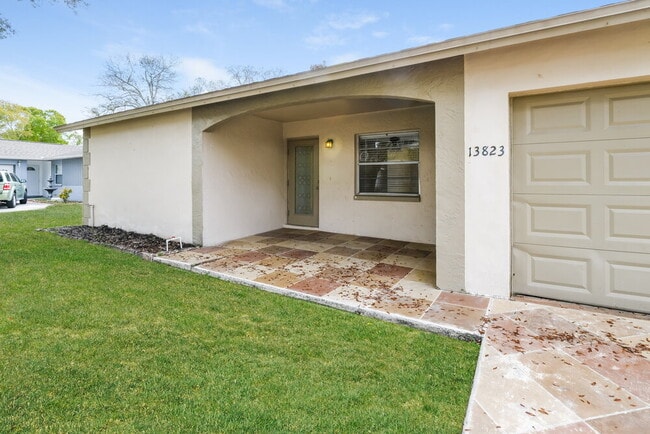 Building Photo - 13823 Pathfinder Dr