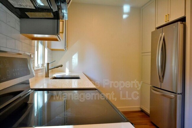 Building Photo - 2786 NW QUIMBY St