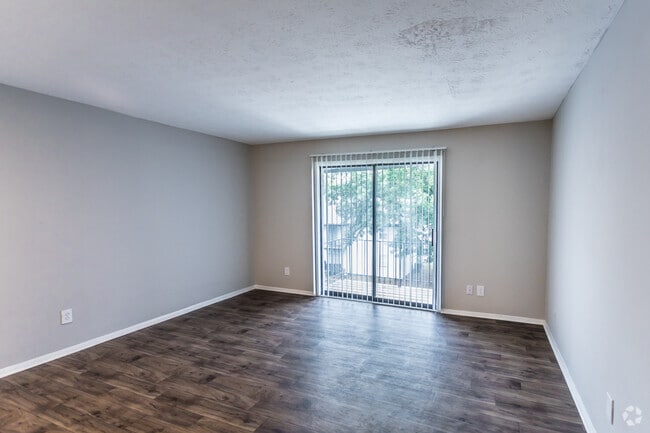 1 BR, 1 BA - 685SF - z-120125-The Callaway