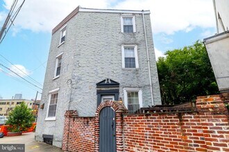 Building Photo - 2700-14 South St