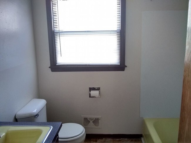 Foto del edificio - 5906 N 69th St