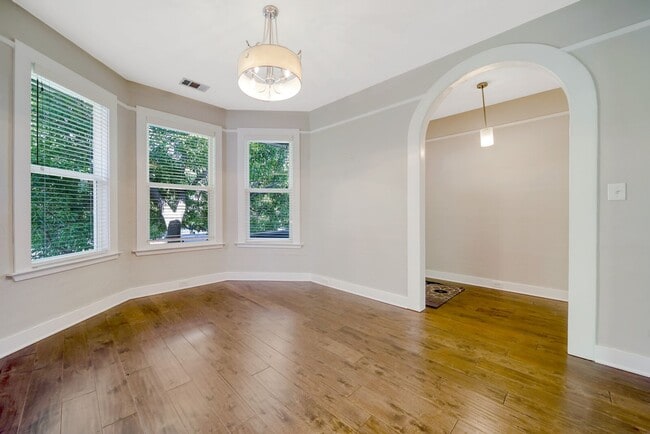 Building Photo - 734 Cassia St