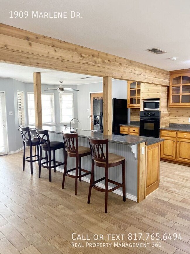 Foto del edificio - Lovely One-Story in Desirable Location