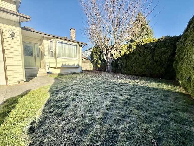 Photo du bâtiment - 9209-9213 213 St