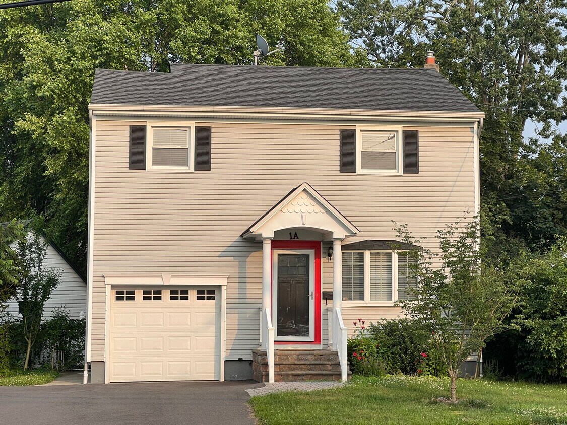 Primary Photo - Highly desirable Cranford location