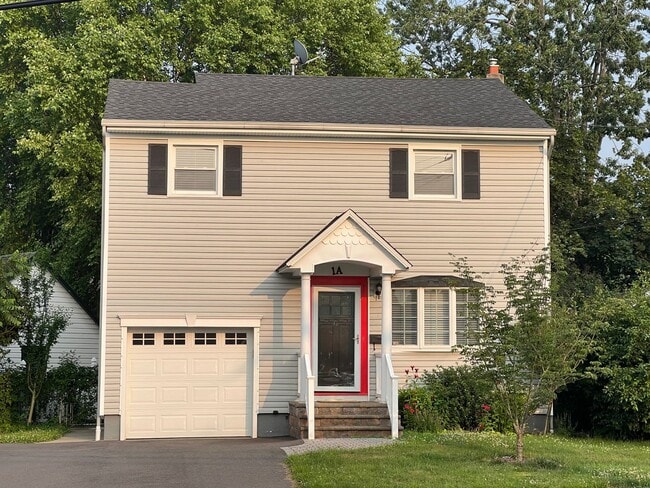 Highly desirable Cranford location - Highly desirable Cranford location House