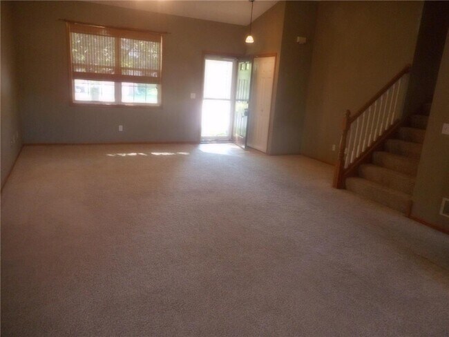 Building Photo - 4915 Olive Ln N