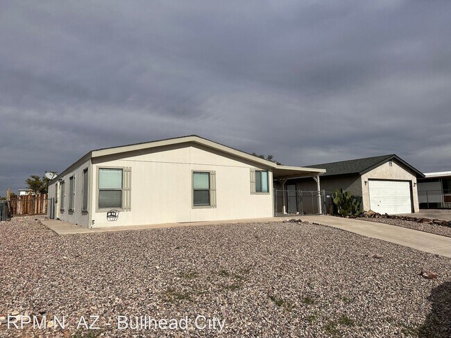 Foto del edificio - 3 br, 2 bath House - 935 Holly St.