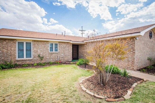 Foto del edificio - 5625 Amherst St