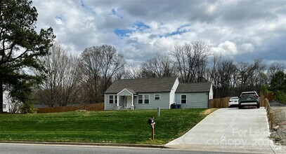 Building Photo - 1308 Old Concord Rd