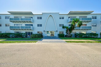 Building Photo - 223 Columbia Dr