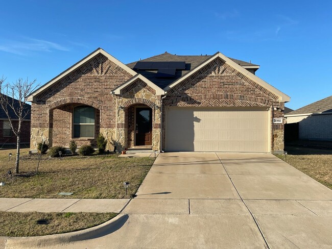 Building Photo - Stunning 4BR House in Forney