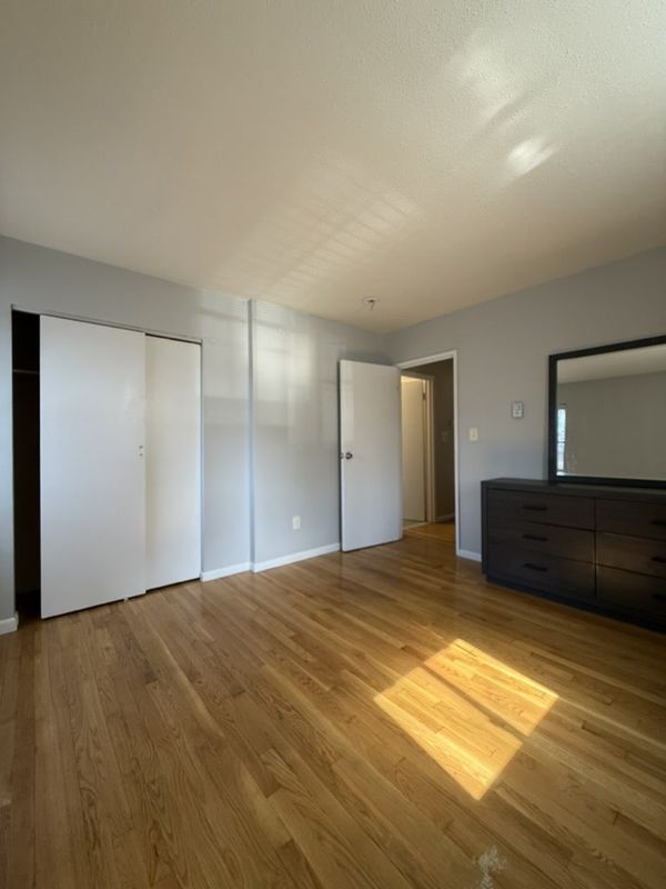 Foto del edificio - 565 Hyde Park Ave