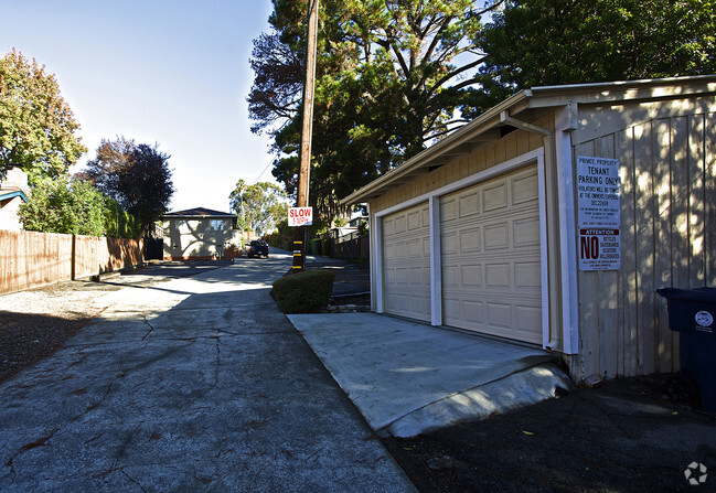 Building Photo - 2708-2718 Somerset Ave